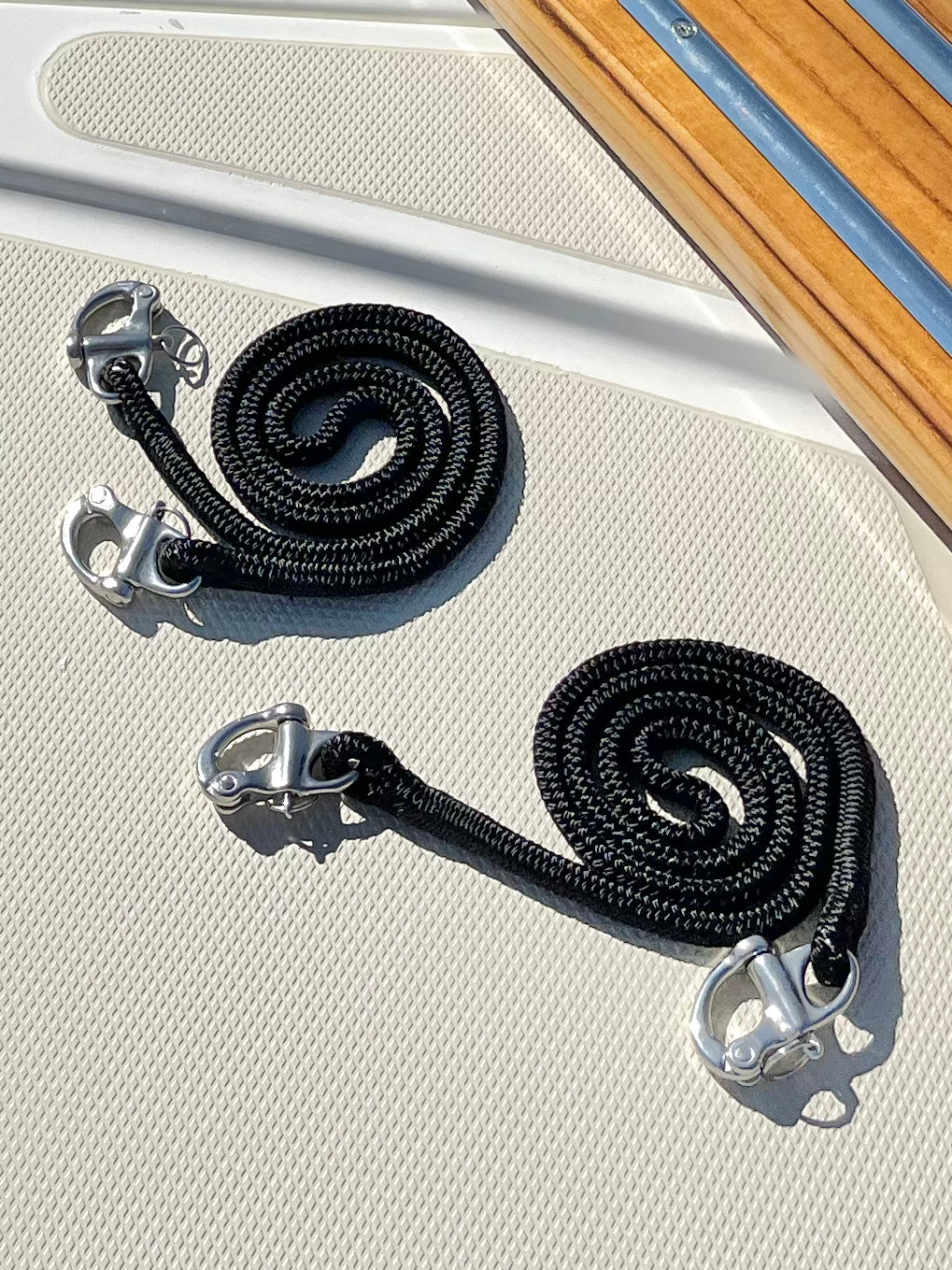 Snap-Shackle Cross Tie